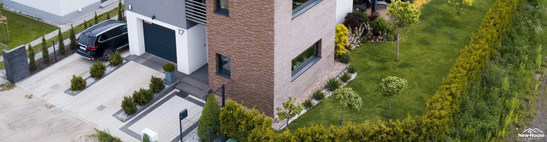 Jak urządzić ogród przed wejściem do domu?