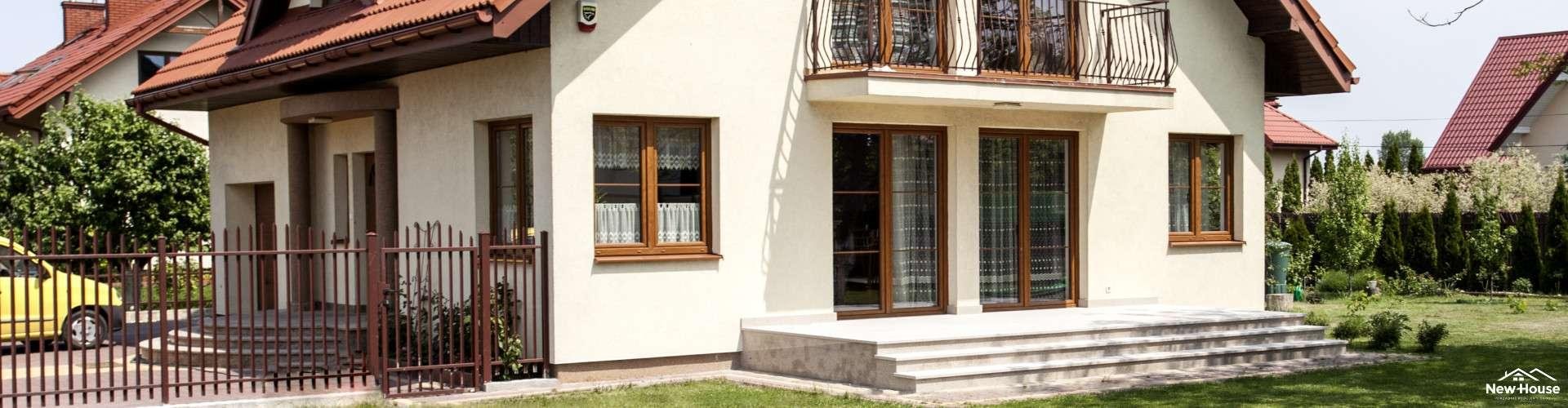 Budowa domu na paru działkach – czy to możliwe?