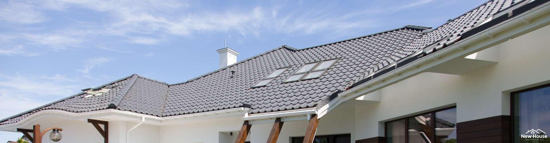 Okna dachowe: plastikowe czy drewniane?