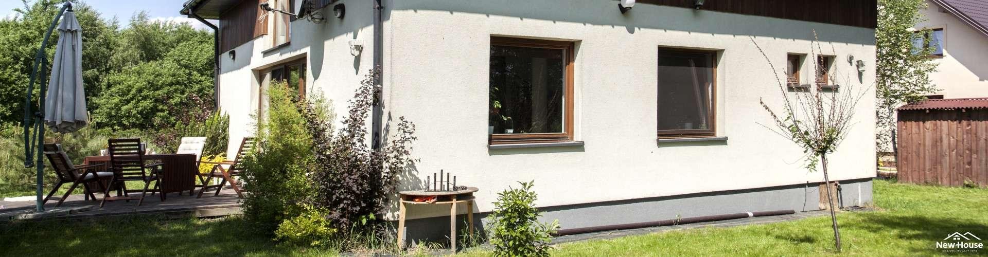 Budowa domu na skarpie – jak go dobrze posadowić?