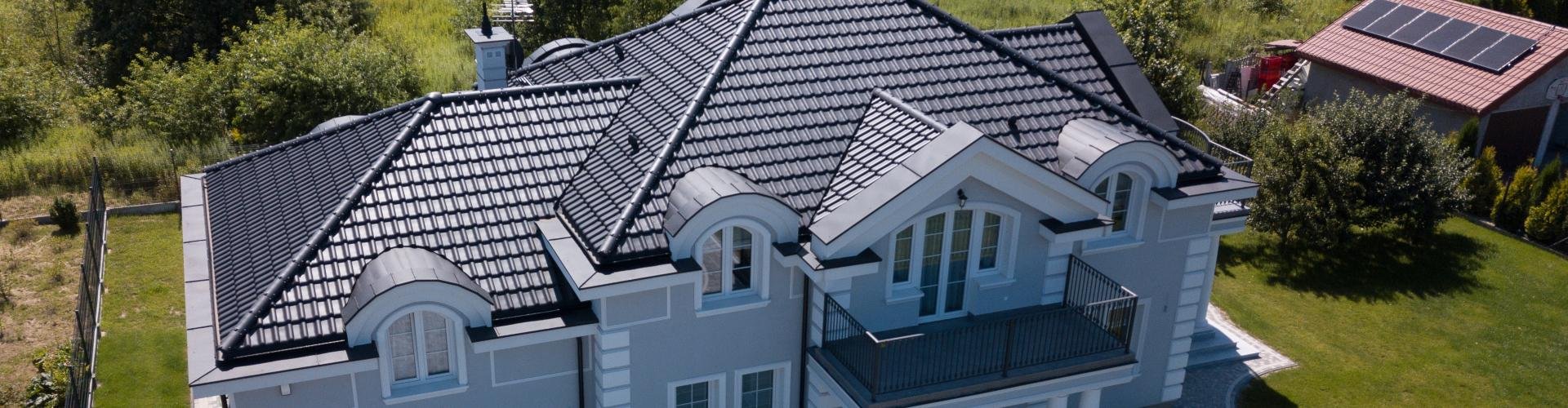 Jaką funkcję na dachu spełniają gąsiory?