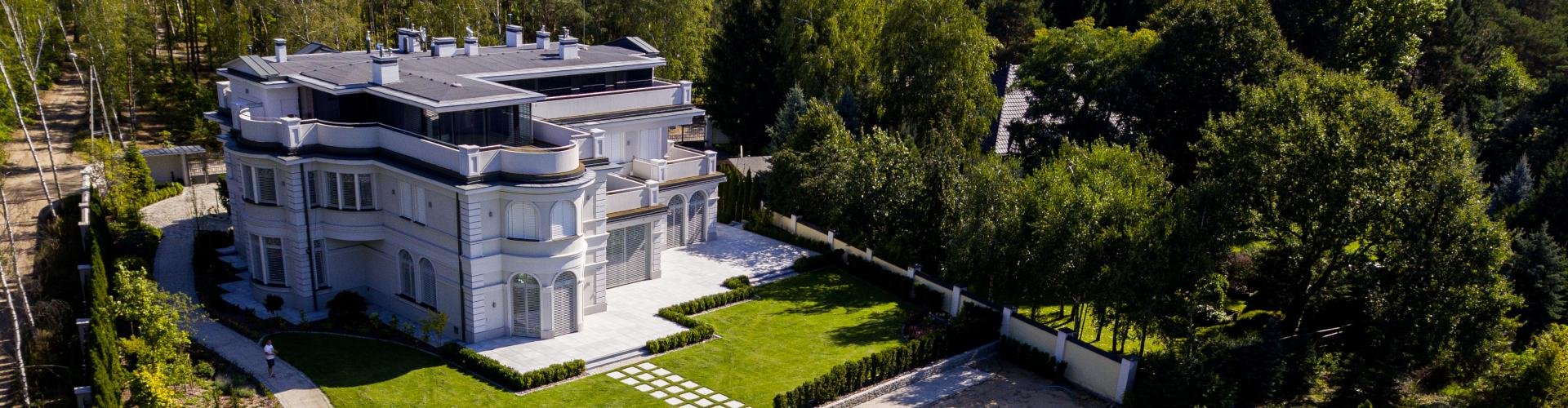 Czym charakteryzują się schody policzkowe- New-House