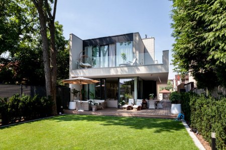 Działka z linią brzegową - New-House