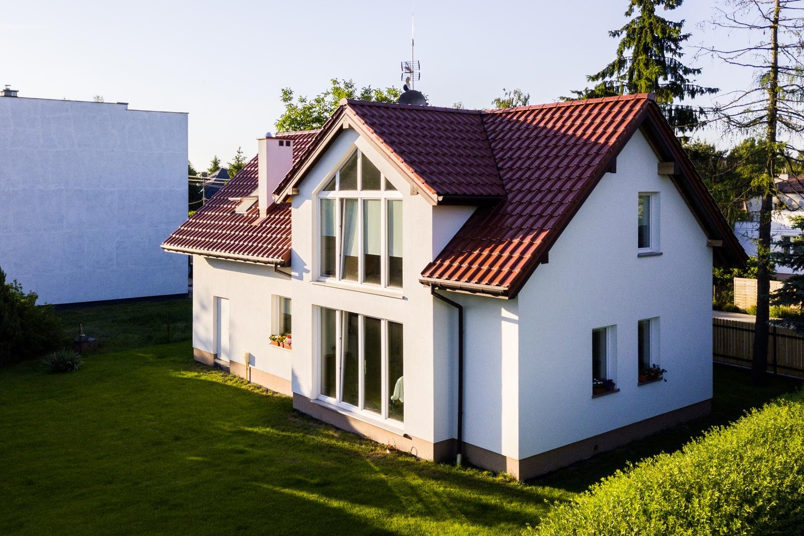 Projektowanie domów wielopokoleniowych: przegląd najlepszych rozwiązań i trendów z New-House