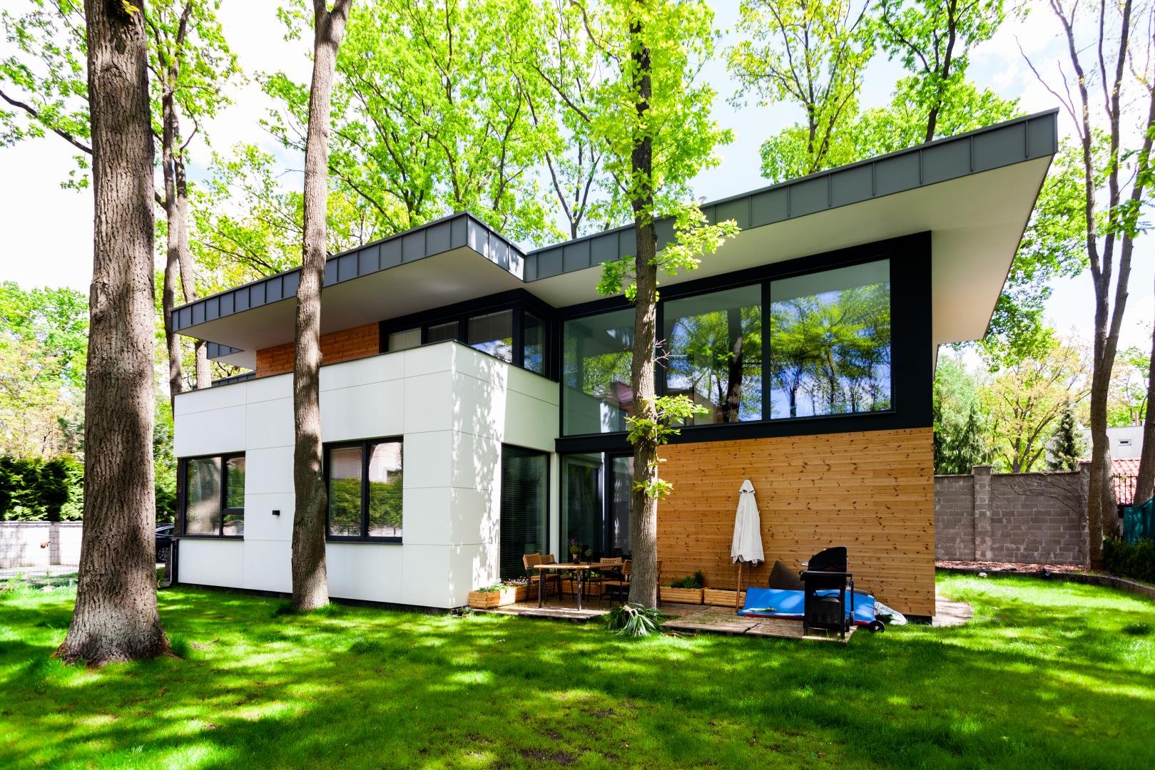 New-House - Orynnowanie tradycyjne czy ukryte w elewacji? Zalety i wady