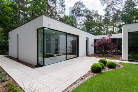 Projekty dużych domów – koszty realizacji na przykładzie projektów z New-House