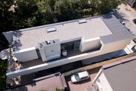 Projekt domu nowoczesnego. Koszty budowy w ostatnich 10 latach na podstawie dwóch domów