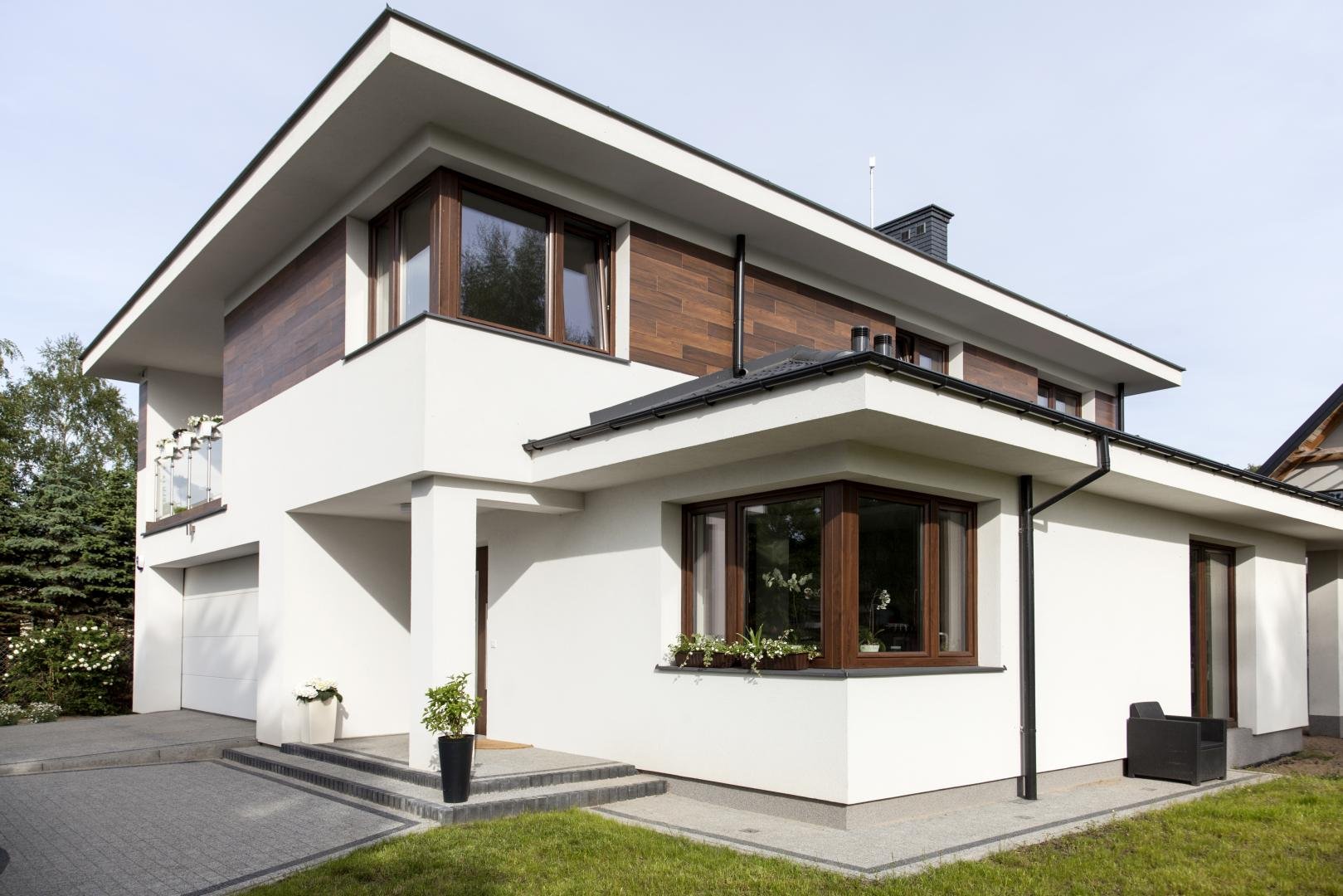 Projekty domów z dużymi oknami – zalety i wady tego rozwiązania