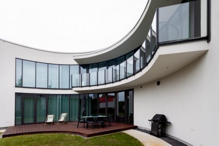 Koszt budowy budynku usługowego – co się na niego składa?