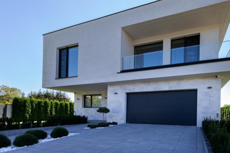 Projekty domów z dużą kuchnią – na co zwrócić uwagę przy wyborze?