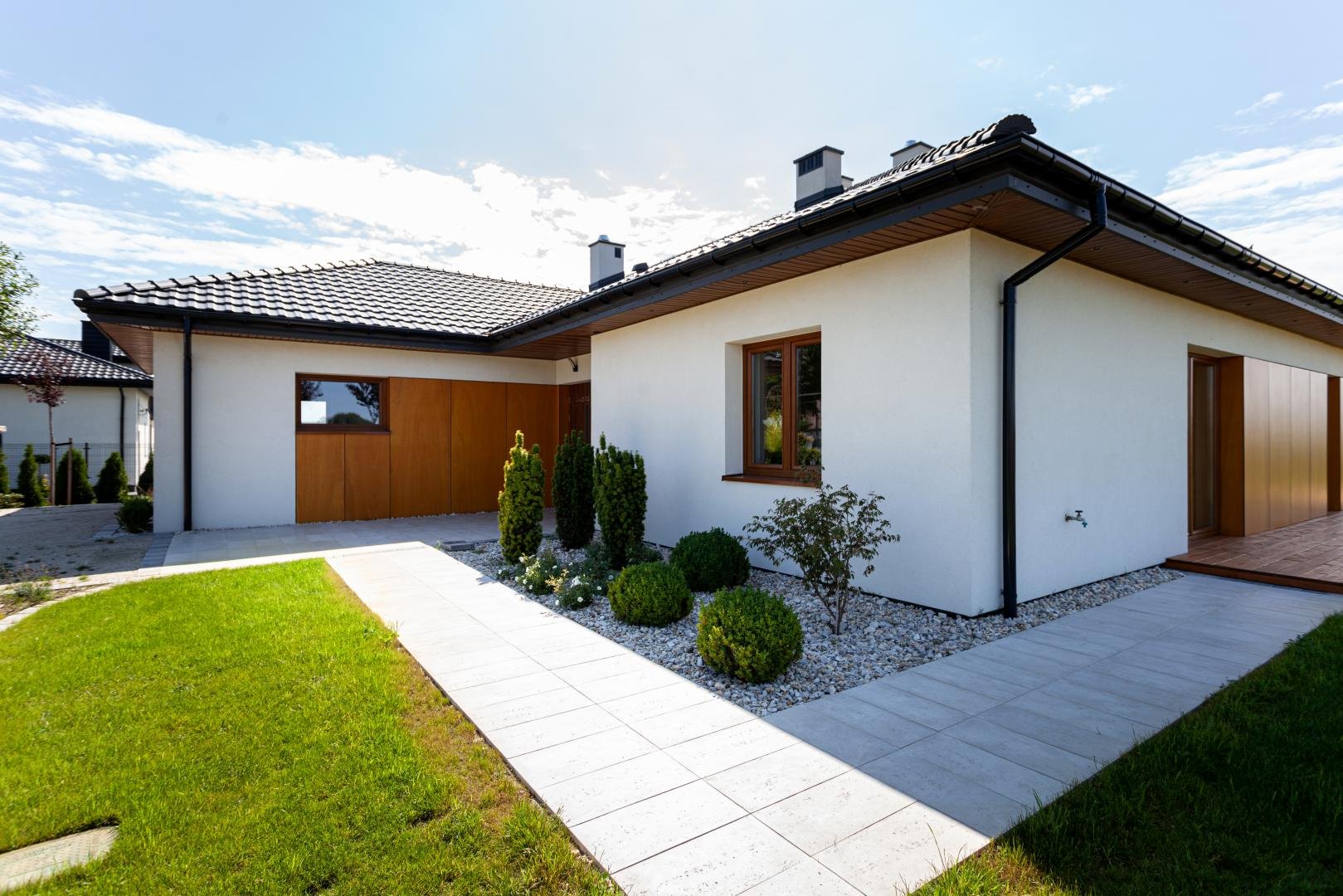 Rozbudowa domu parterowego – jakie możliwości posiada inwestor?