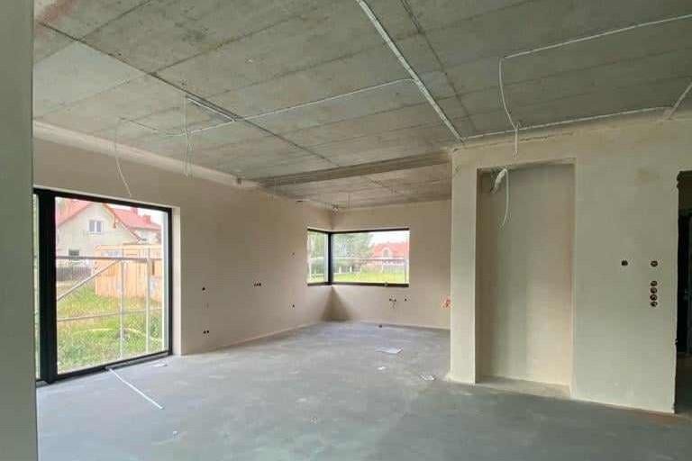 Tynk gipsowy czy cementowy? Zalety i wady