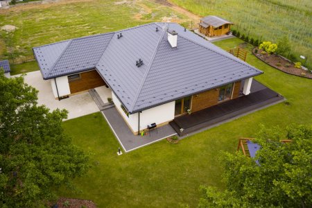 Rodzaje pokryć dachowych w budynkach biurowych