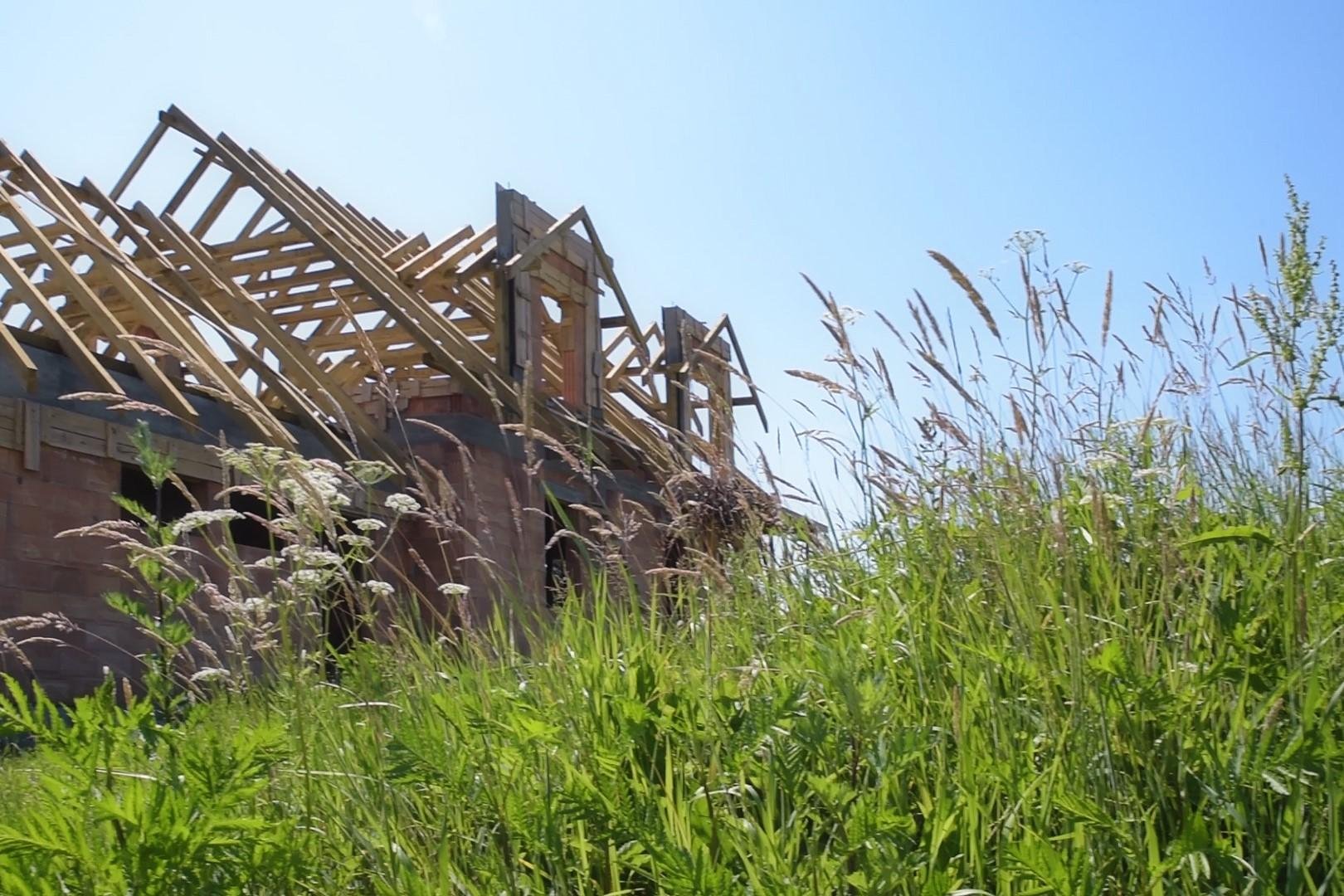 Ile kosztuje przekształcenie działki rolnej na budowlaną?