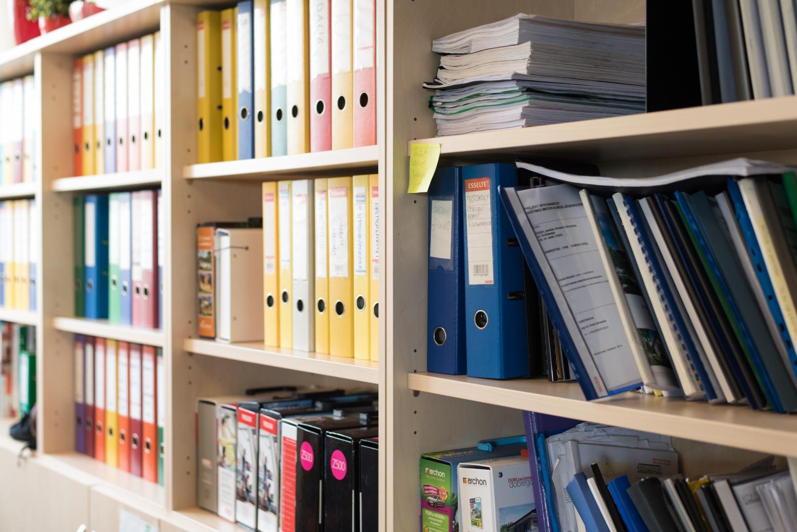 Czy współmałżonek może wziąć sam kredyt na budowę domu?