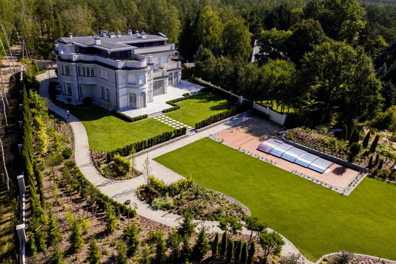 Kluczowe aspekty działki budowlanej pod budowę luksusowej rezydencji