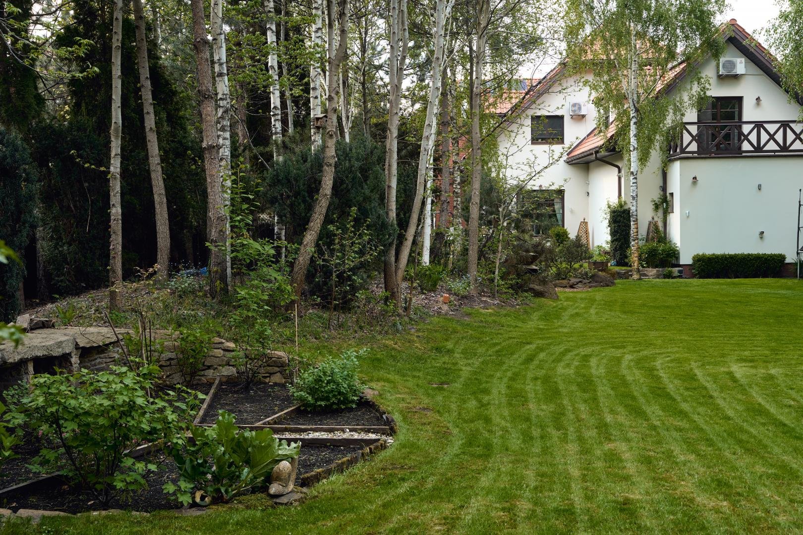 Energooszczędne rozwiązania w budownictwie: praktyczne porady, jak projektować i budować domy energooszczędne