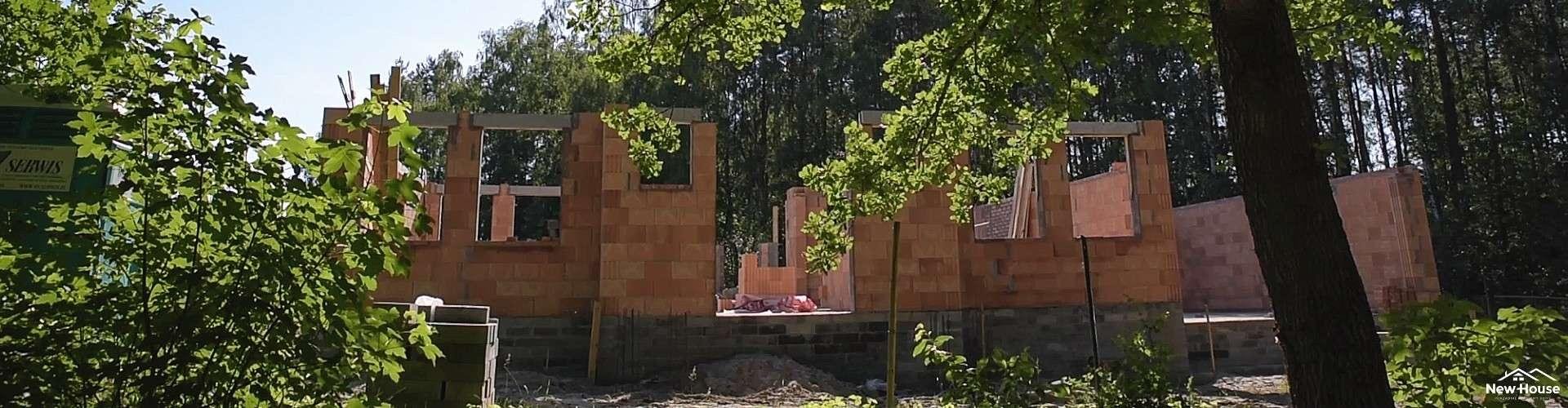 Jak długo trwa uzbrajanie działki i ile to kosztuje?