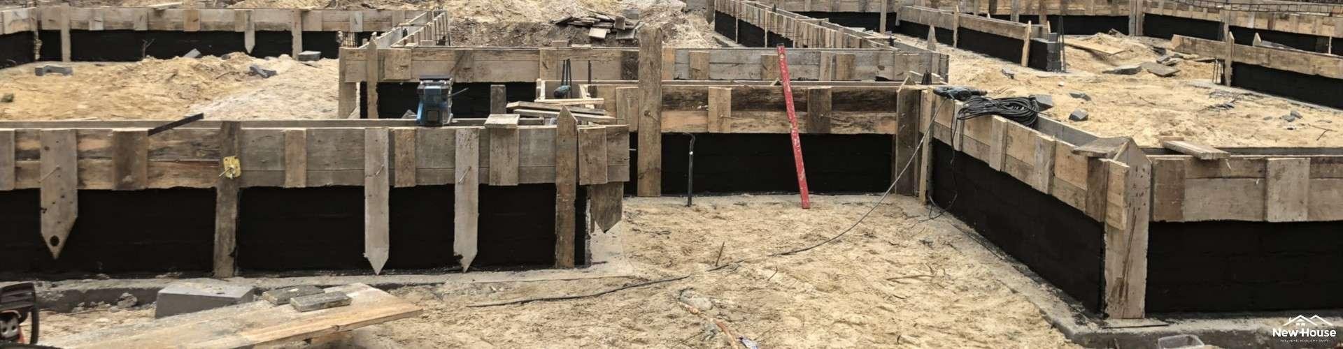 Wysokość gruntu a posadowienie domu zgodnie z prawem budowlanym 