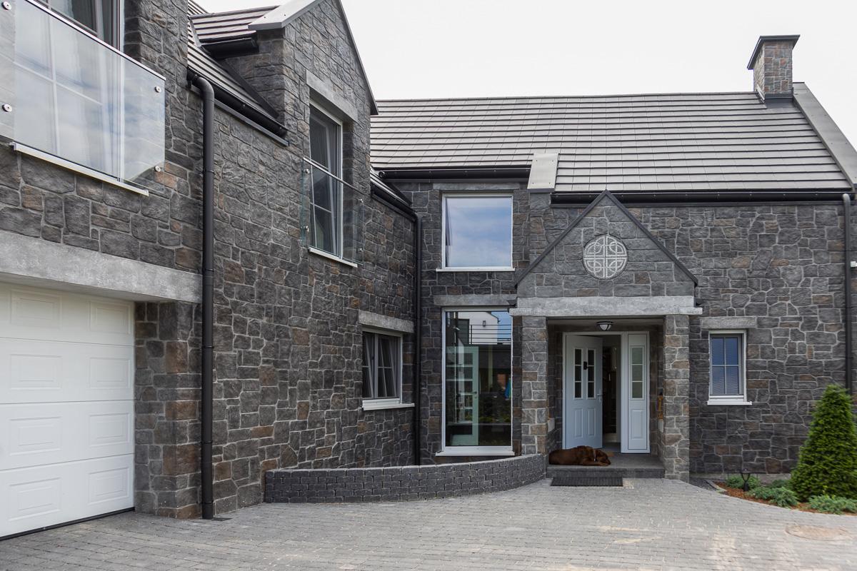 New-House - Front budynku według projektu indywidualnego