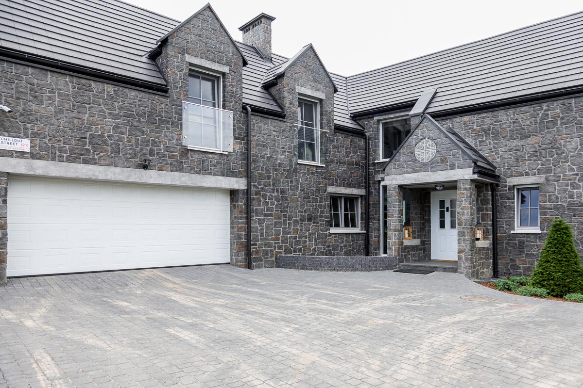 Projekt indywidualny z piwnicą na Ursynowie w Warszawie - New-House