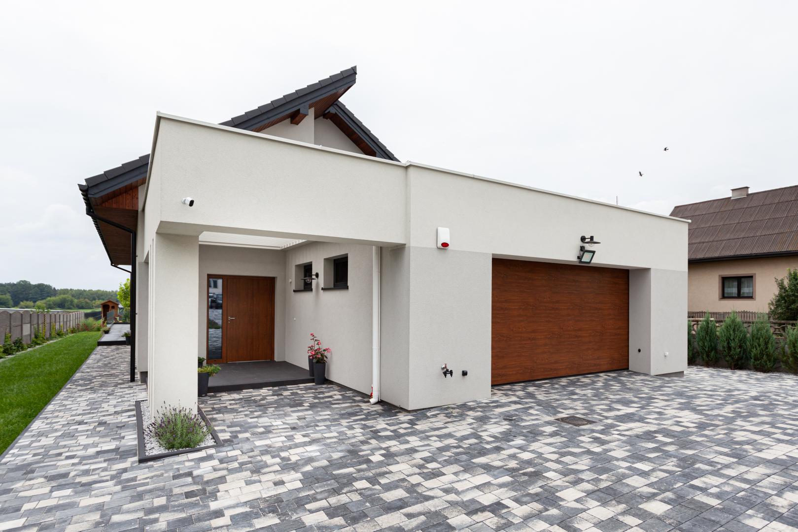 Wejscie do domu - New-House