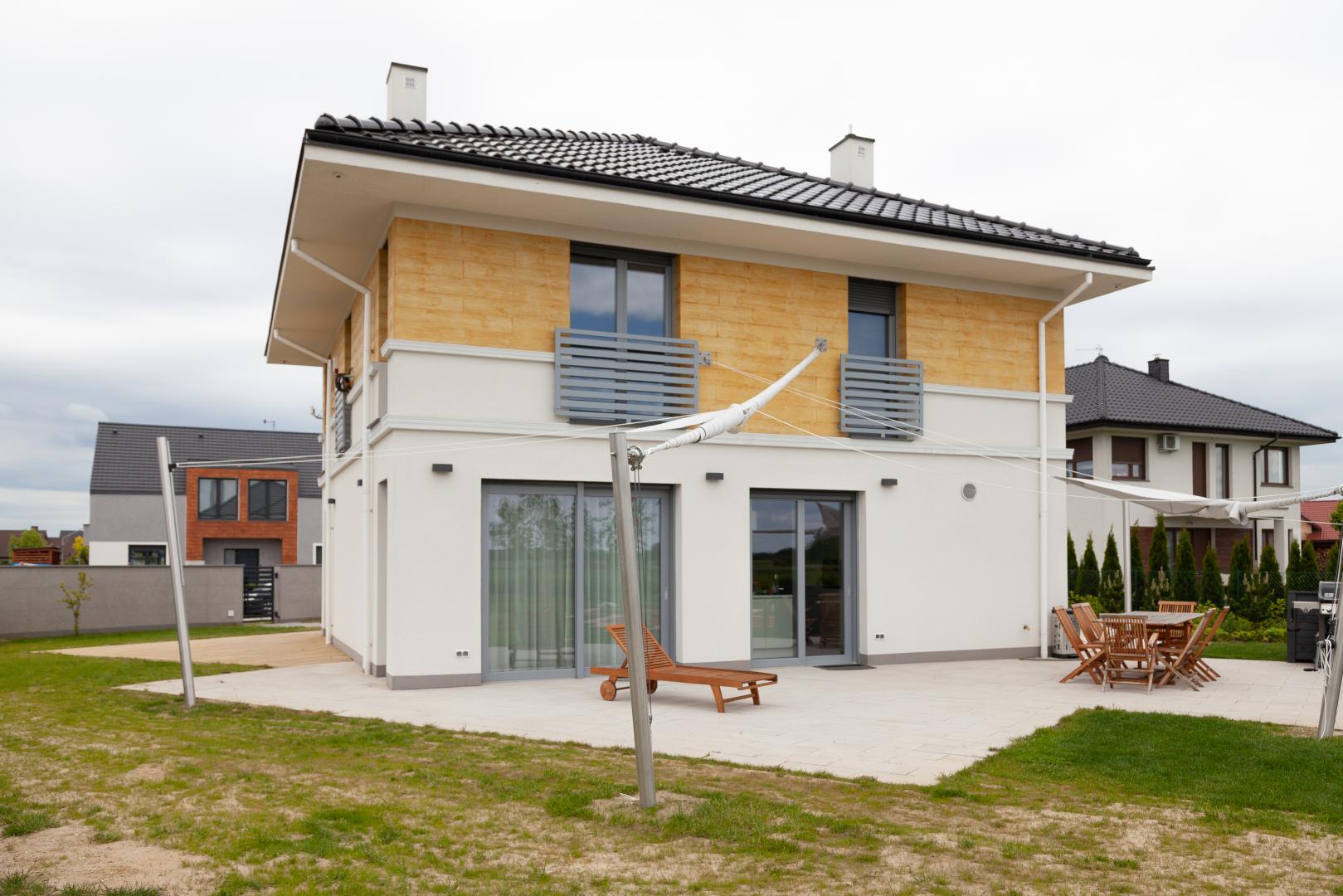 Tytan 4 (odbicie lustrzane) z New-House