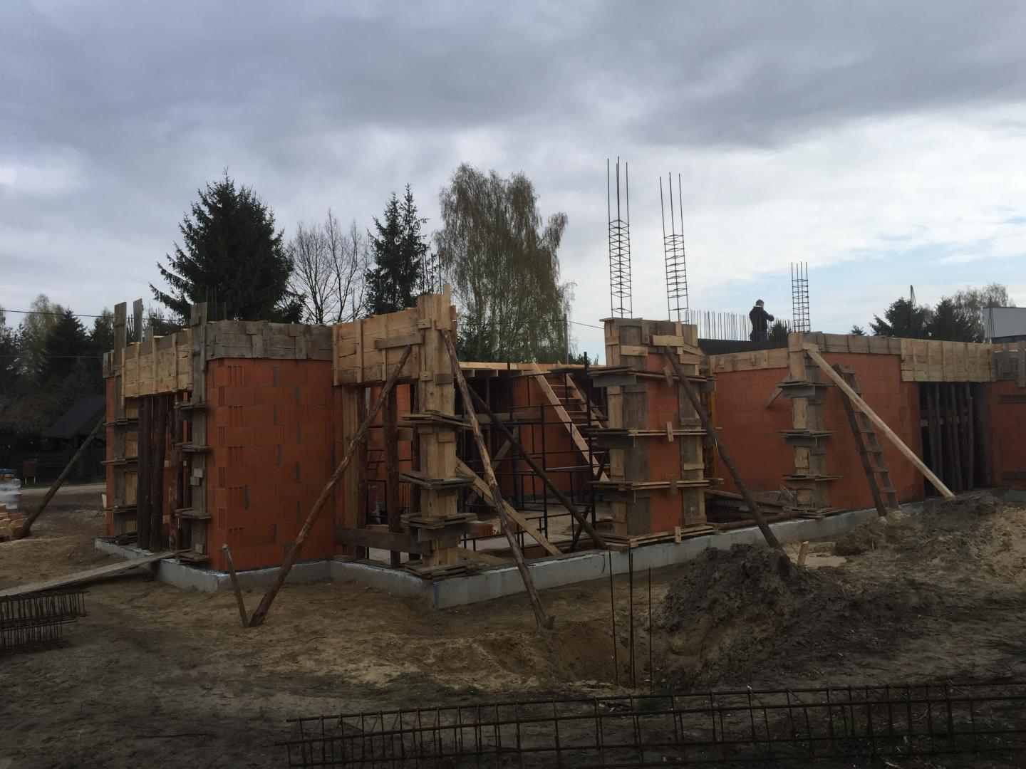 Budowa domu - stan surowy