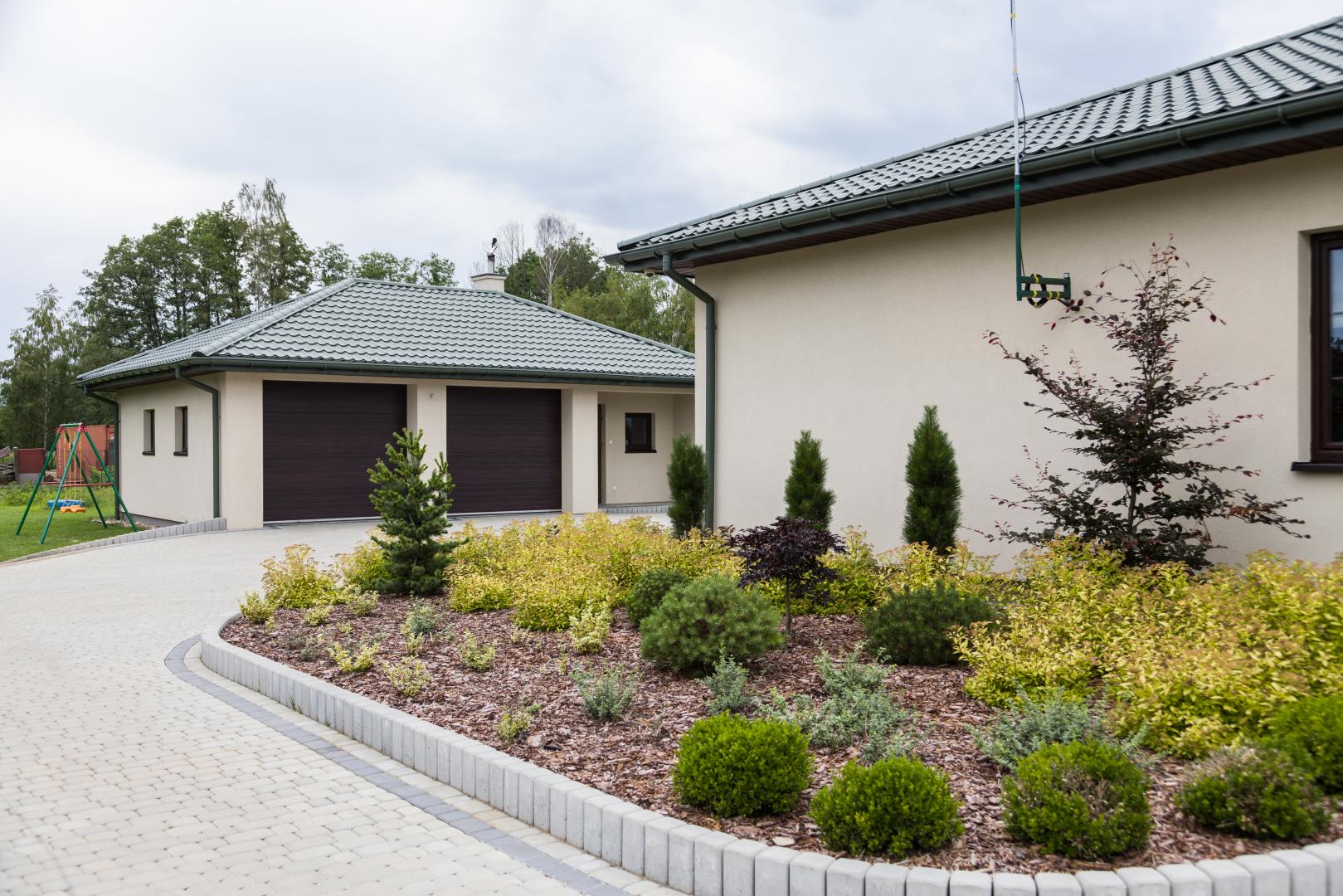 New-House - budowa domu parterowego z oddzielnym budynkiem garażowo-gospodarczym