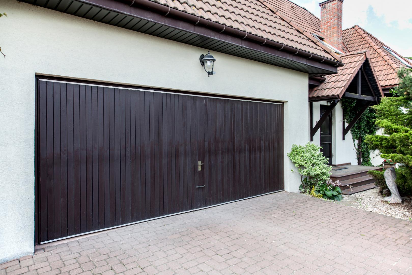 Garaż domu z zintegrowanym gabinetem stomatologicznym