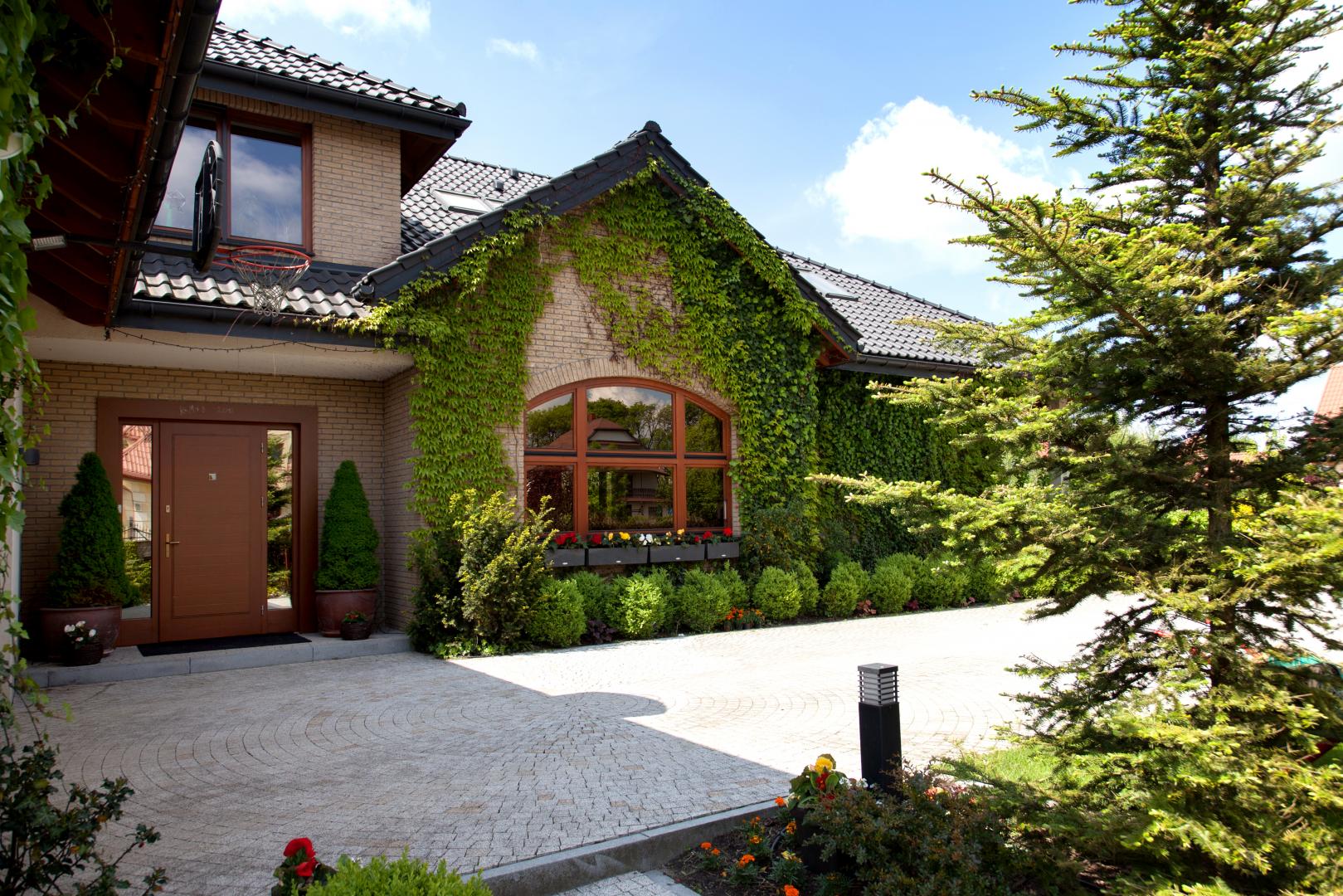 Wejście - duży dom