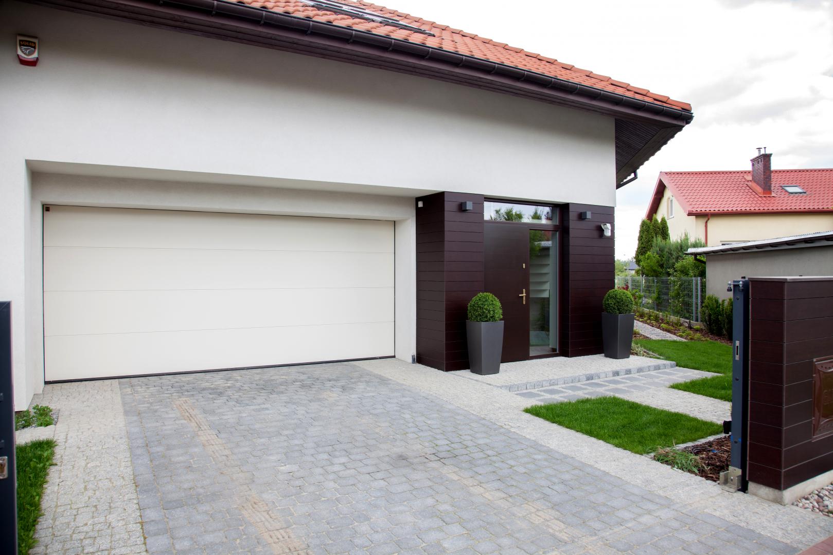 Garaż w domu jednorodzinnym