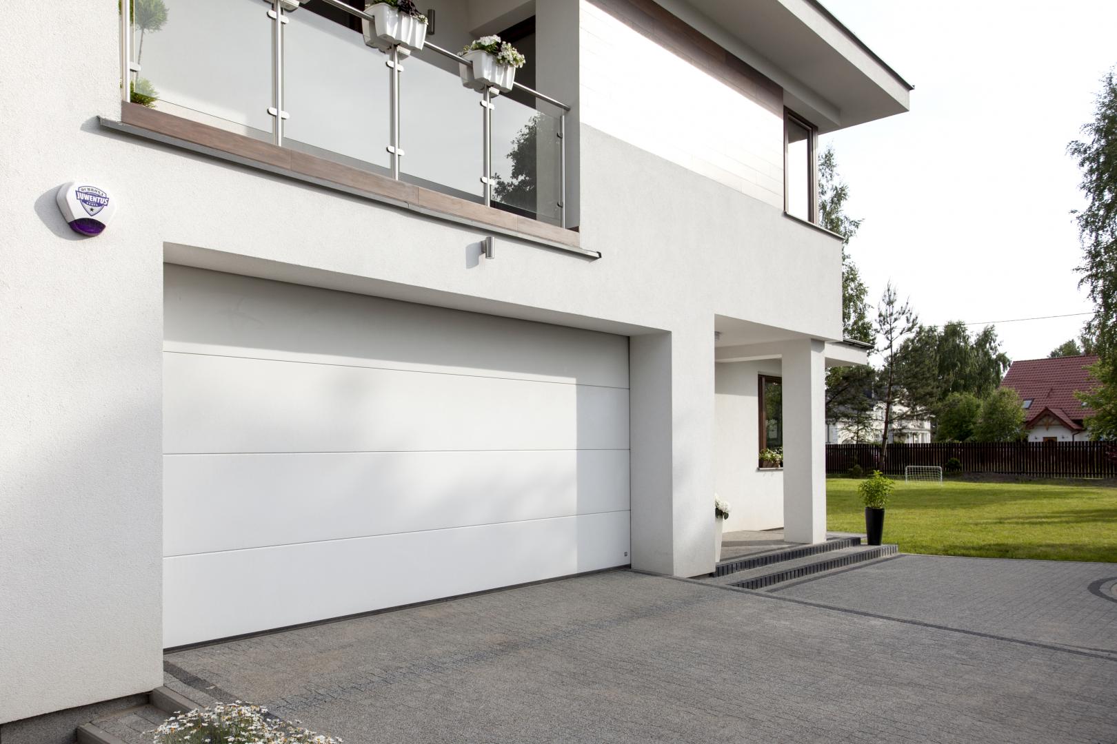 Garaż - dom piętrowy