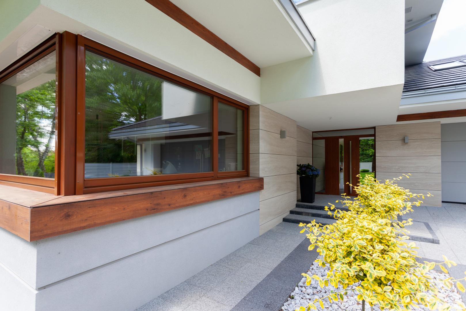 New-House - wejście główne